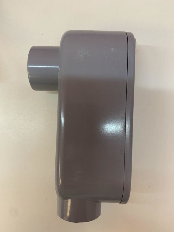 07-03-043 CONDULETO PVC CON TAPA LB 1/2 inch-T 1141