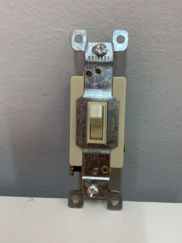 81200-I Commercial grade toggle switch, single pole 20A 120/277 IV