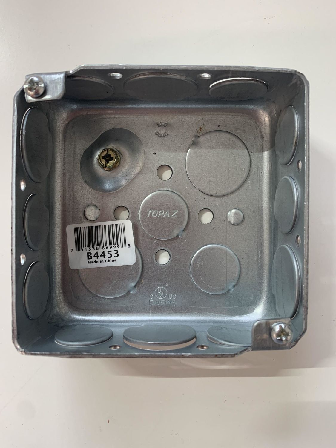 CAJA 4 X 4 KO 1/2-3/4 DEEP 1 1/2 B4453