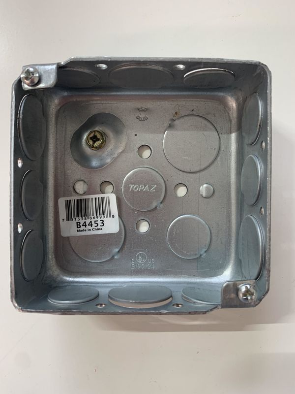 CAJA 4 X 4 KO 1/2-3/4 DEEP 1 1/2 B4453