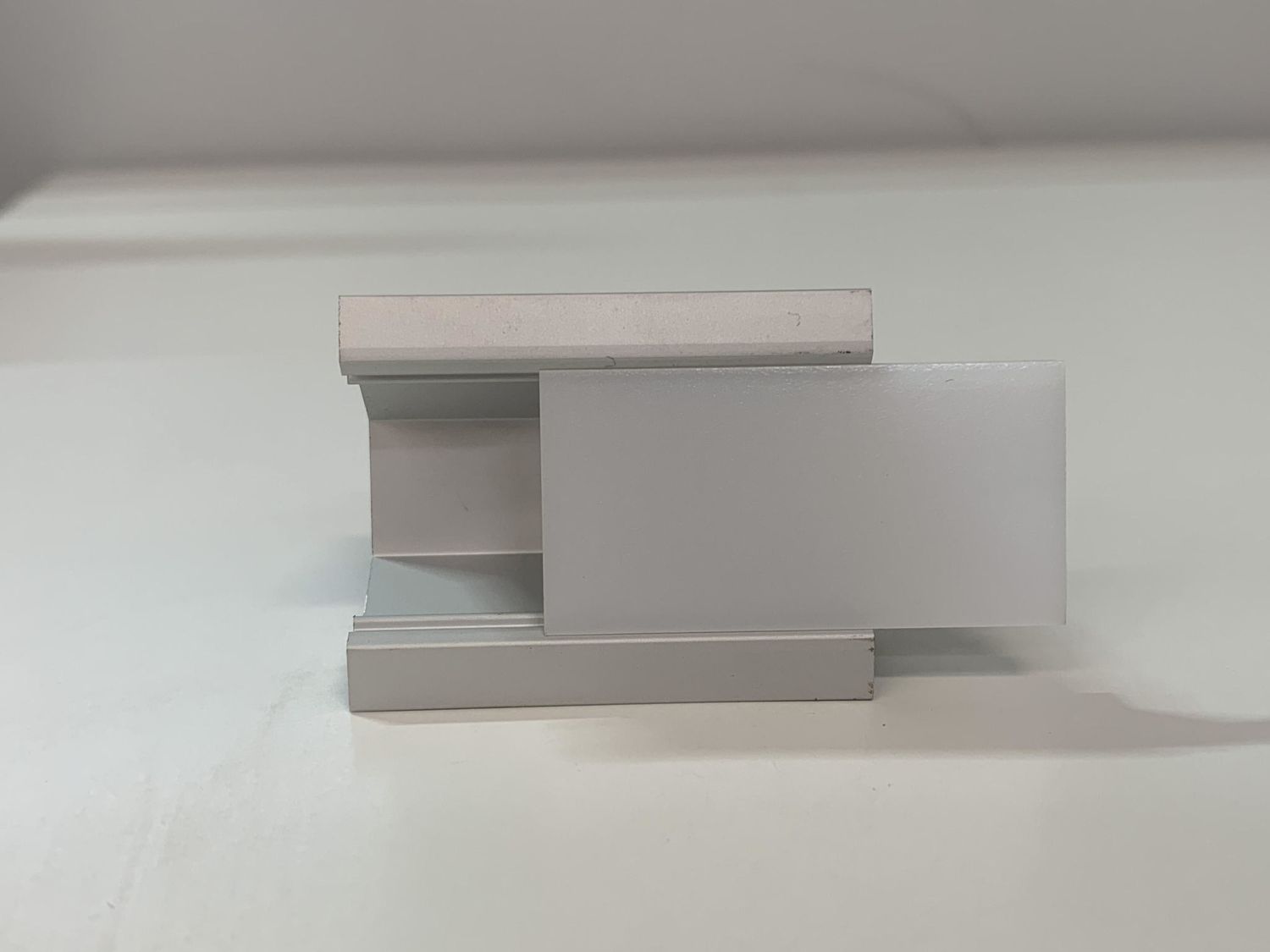 LBAPR2525 ALUMINUM CHANNEL WITH DIFFUSER