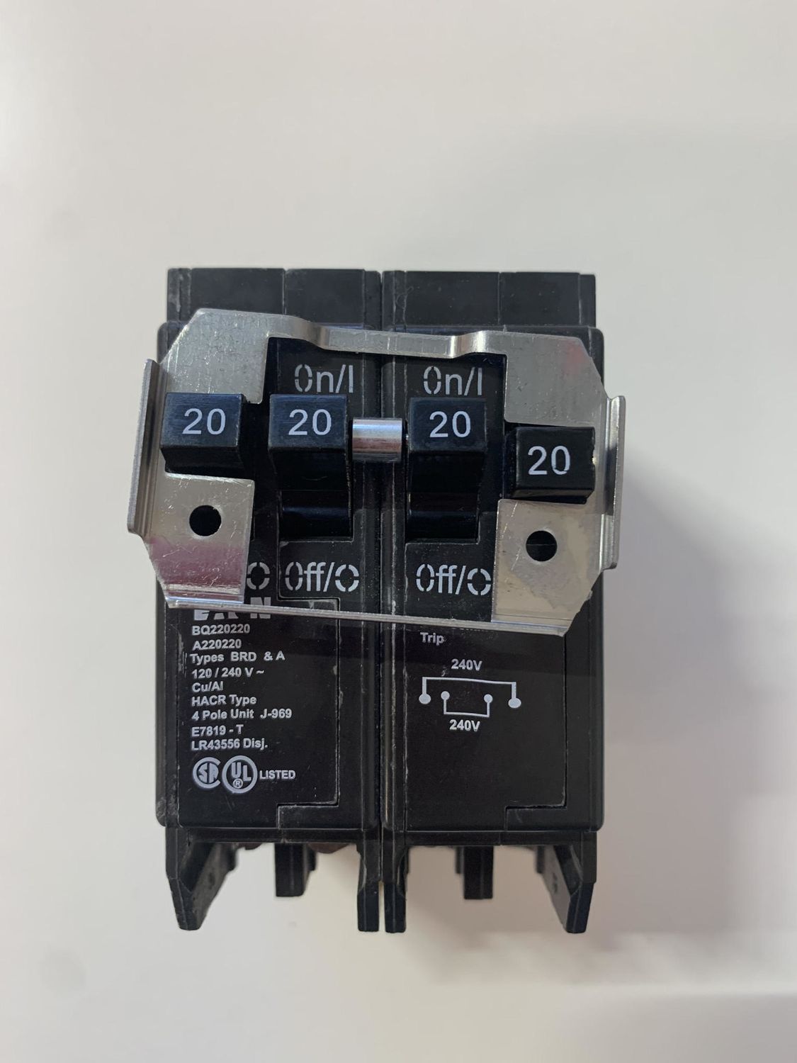 03-04-033 BREAKER QUAD POLE 20/20A 2P  MP220220 / BQ220220