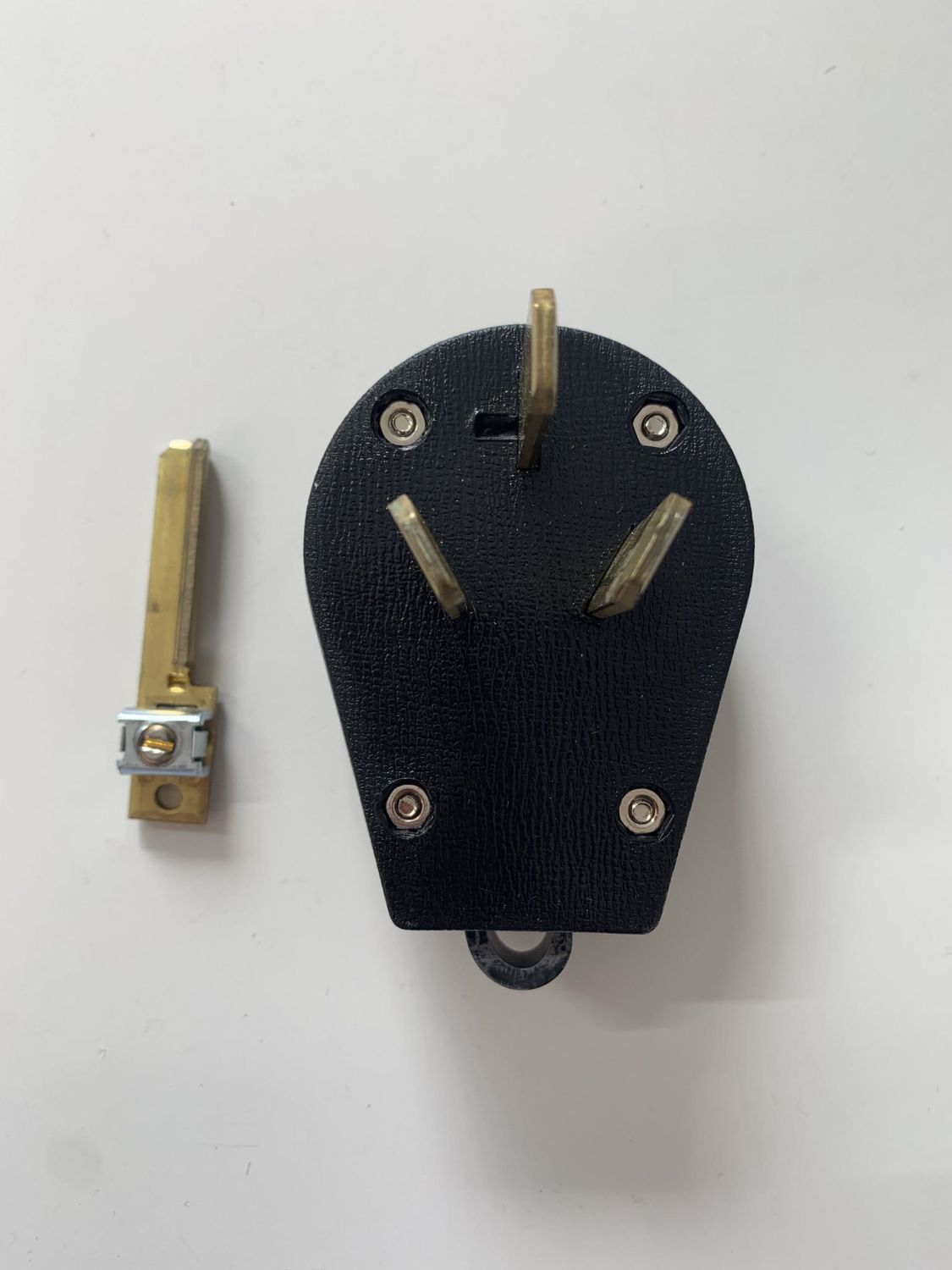 S80/3861 PLUG MACHO SECADORA 30A-125/250V WITH L BLADE 50A-125/250V WITH FLAT BLADE 3-POLE, 3 WIRE (1C-80L)