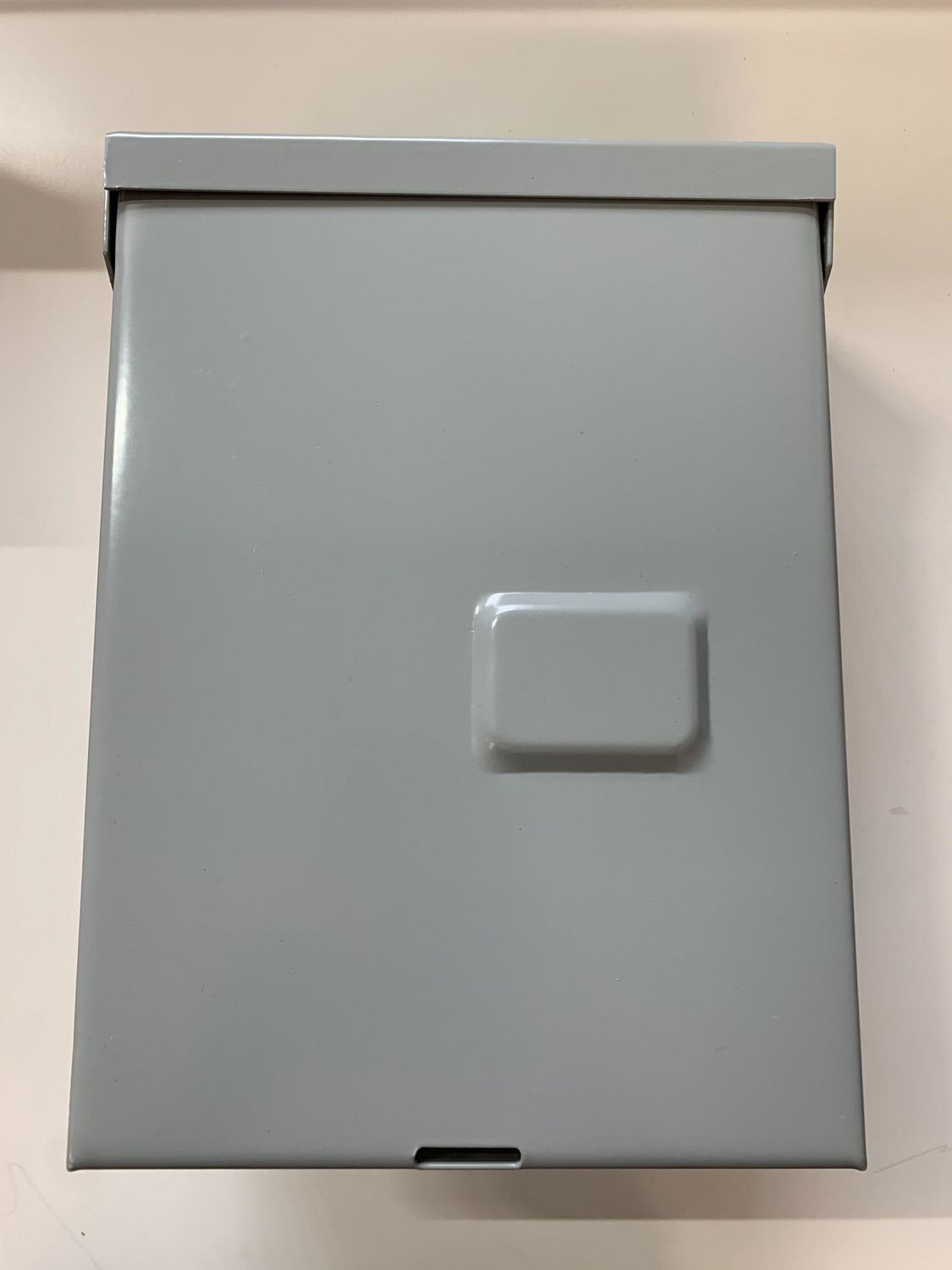 TL412R1 PANEL 4 CIRCUITOS 8 ESPACIOS 125 AMPS METAL EXTERIOR