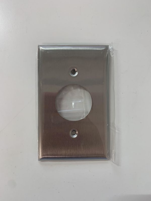 7751 COMMERCIAL 1G SINGLE RECEPTACLE METALM PLATE  STAINLESS STEEL