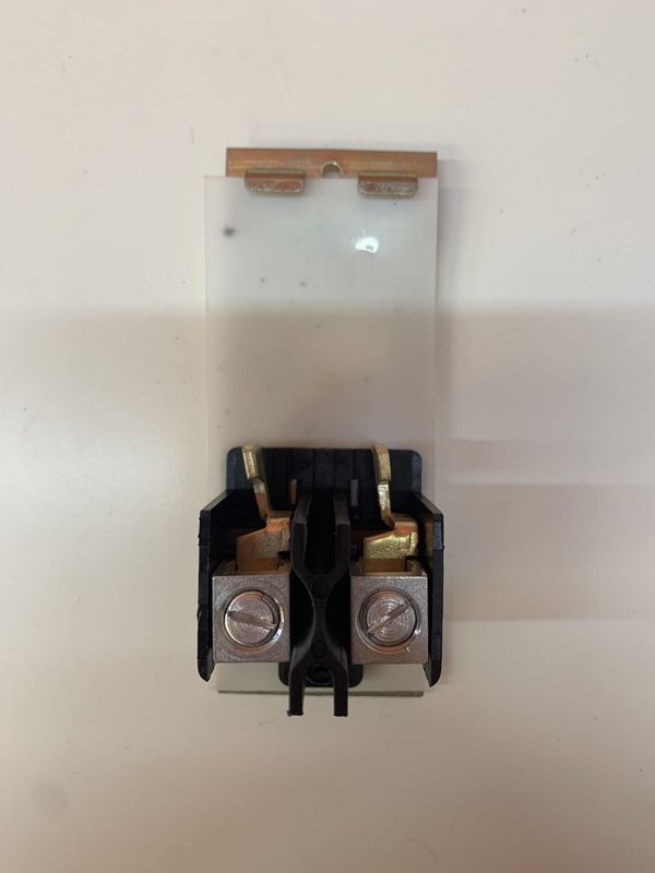 ADAPTER KIT MNT PARA 2 POLOS PLUG IN 125A/ MAIN BREAKER ADAPTER MT700/ PL0720