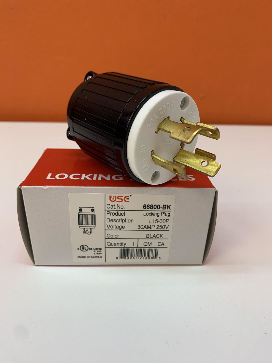 66800-BK INDUSTRIAL GRADE LOCKING PLUG 30AMP 125/250V 3-POLE 4-WIRE GROUNDING L15-30P BK