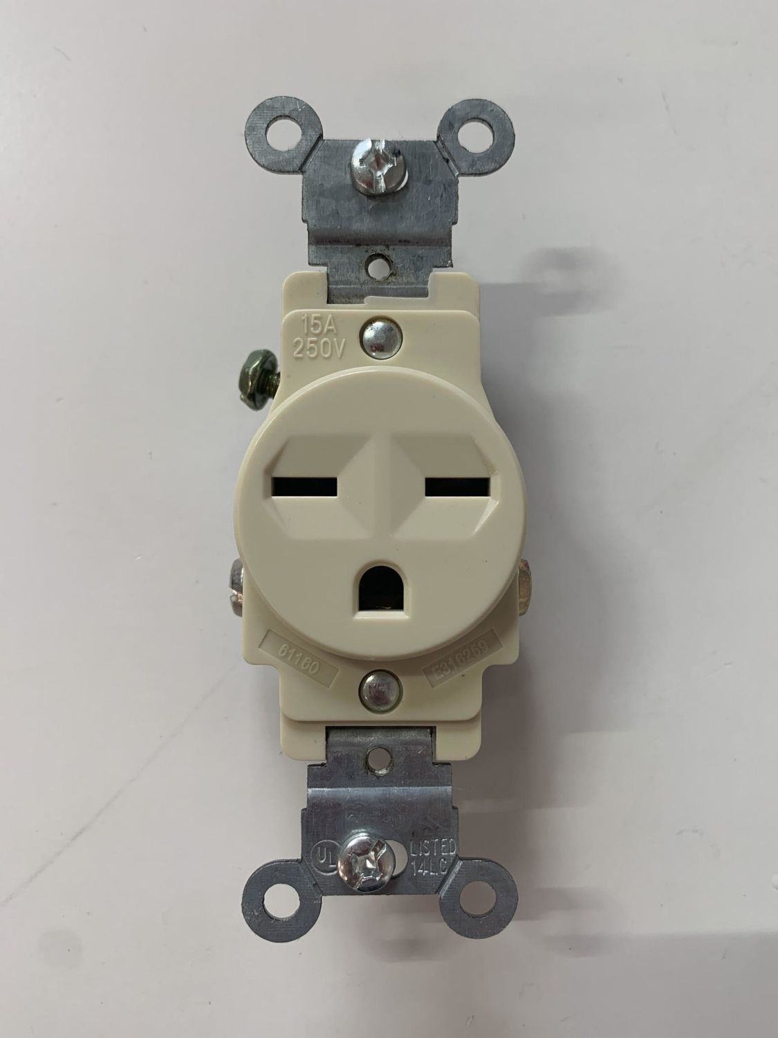61160-I COMMERCIAL SINGLE RECEPTACLE 15AMP-250V 6-15IV