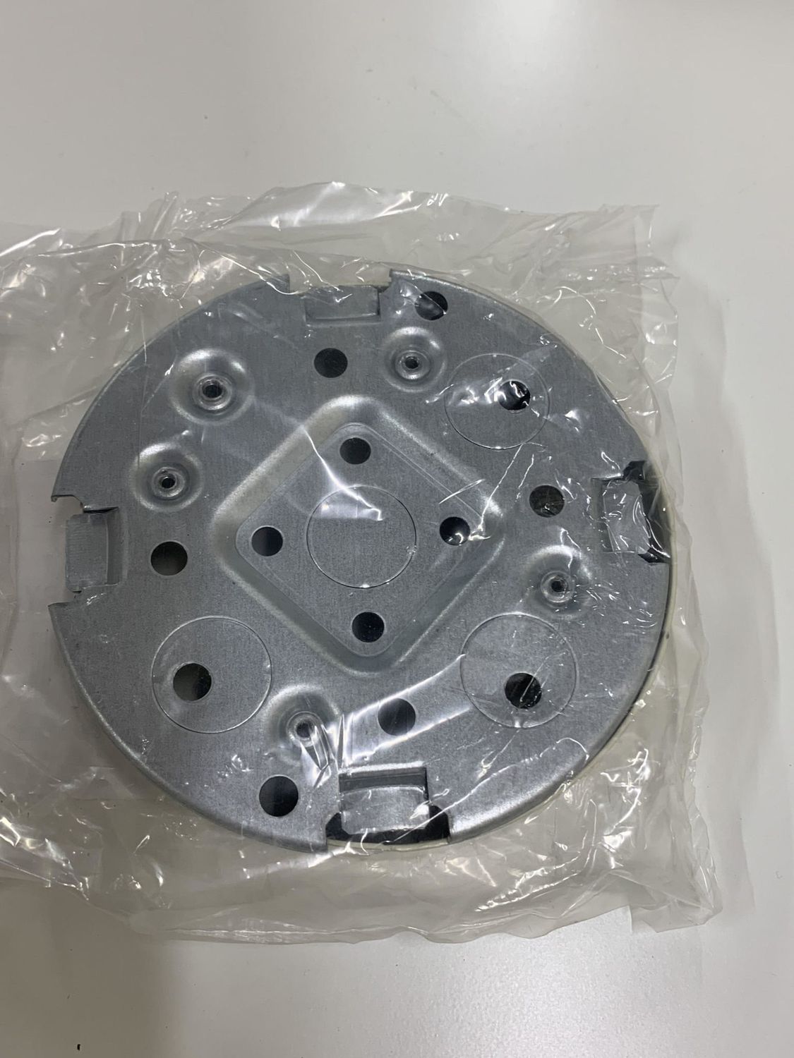 15-SMS5738 ROUND FIXTURE BOX 4 3/3&quot;X1&quot;