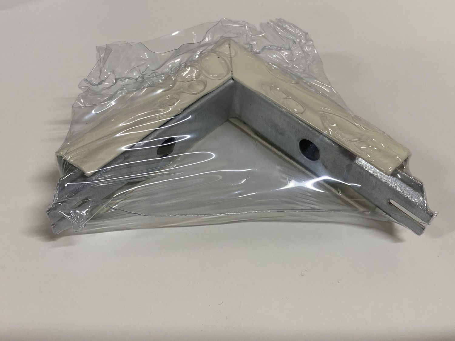 STEEL EXTERNAL ELBOW WIREMOLD/ V518
