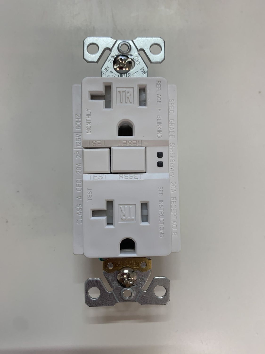 GFCI 20AMP 120V  TAMPER RESISTANT RECEPTACLE/ TRSGF20W