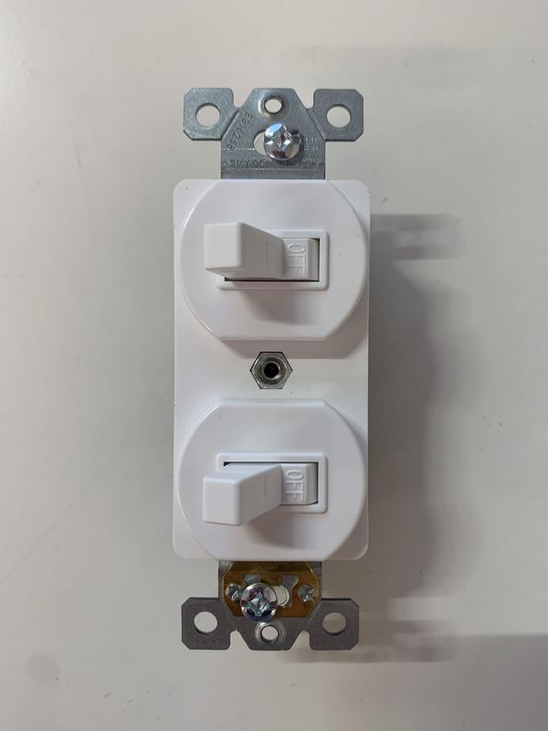 82150-W-F COMMERCIAL DOUBLE SWITCH SINGLE POLE 15A 120V WH (INTERRUPTOR DOBLE)