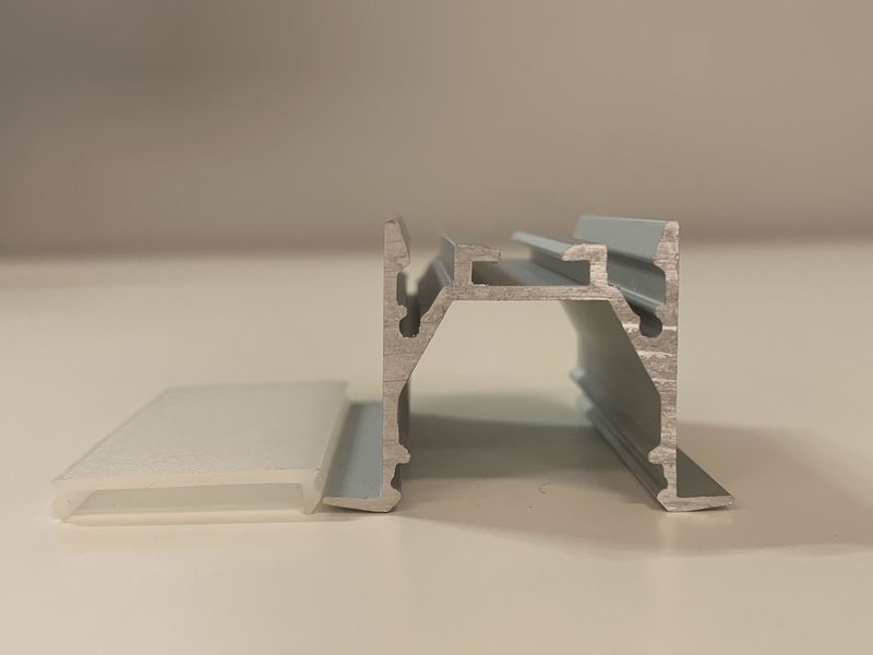 LBAPR2525 ALUMINUM CHANNEL WITH DIFFUSER