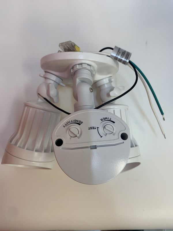 LBSECL-102-20W-50K-WH-PIR  20W LED Security Light-2 HEAD W/Motion Sensor, 120VAC,COB,5000K WHITE HOUSING
