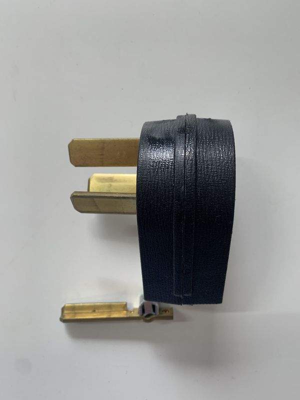 S80/3861 PLUG MACHO SECADORA 30A-125/250V WITH L BLADE 50A-125/250V WITH FLAT BLADE 3-POLE, 3 WIRE (1C-80L)