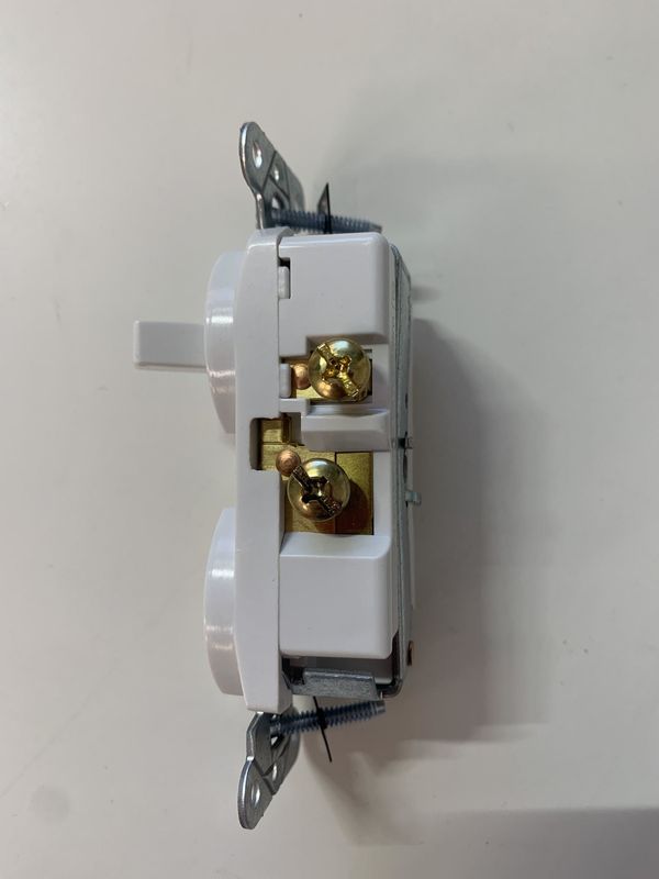 COMBO SW+RECEPT 20A/125V WHT 671W