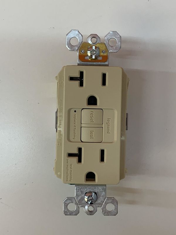 RECEPTACULO GFCI 20A/125V IVORY- 2097-I