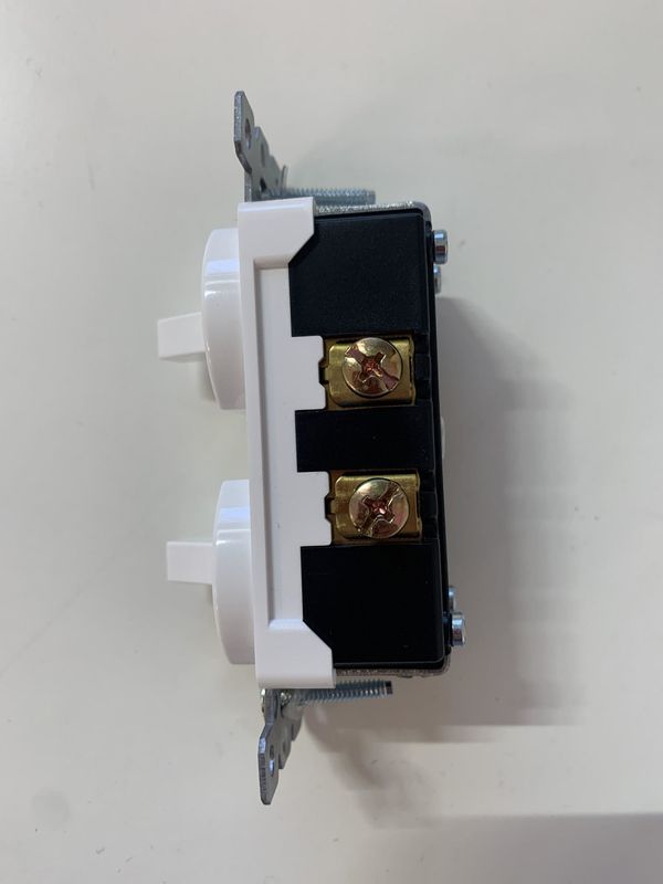 82150-W-F COMMERCIAL DOUBLE SWITCH SINGLE POLE 15A 120V WH (INTERRUPTOR DOBLE)