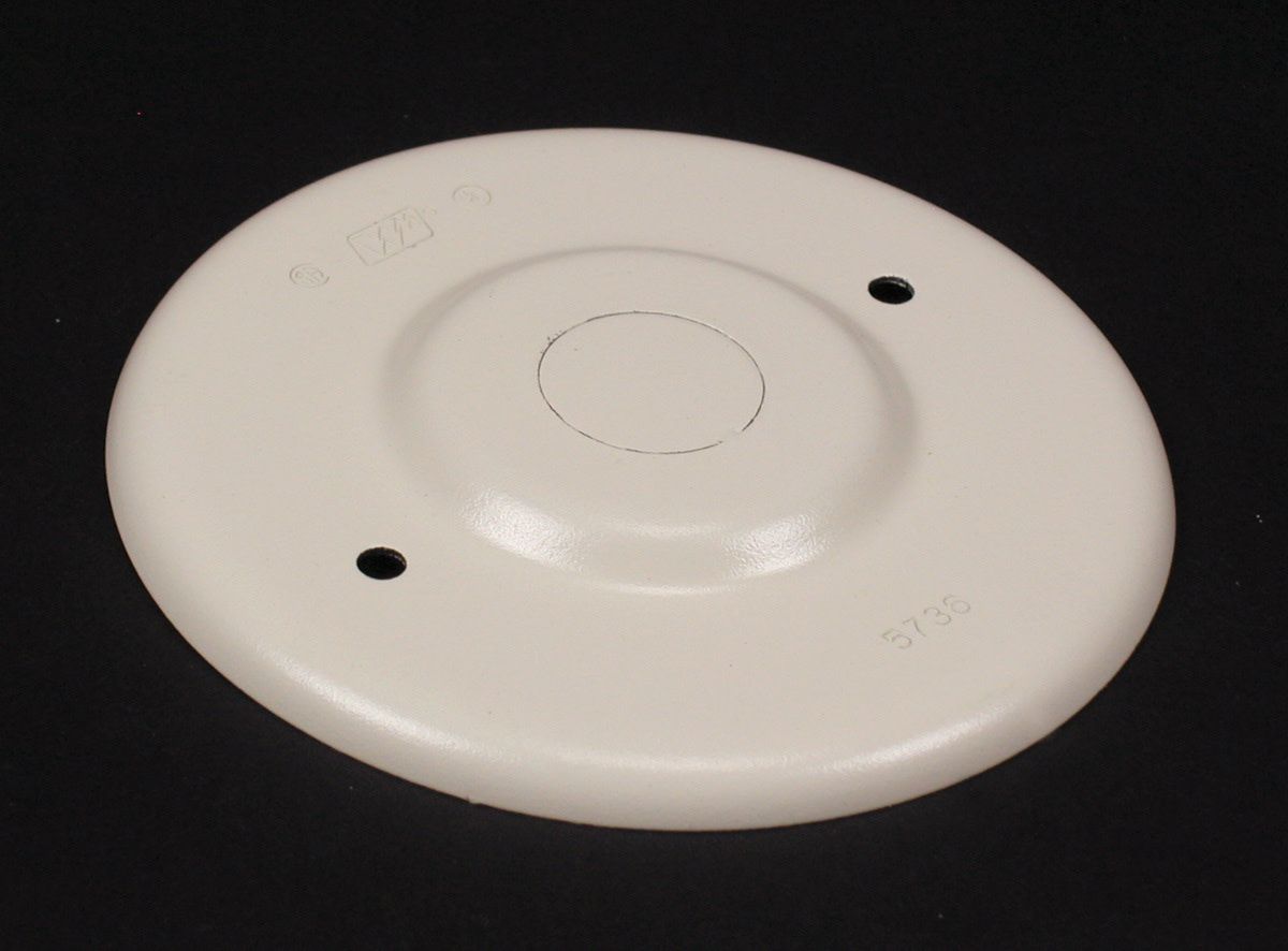 15-V5736 BLANK COVER WITH ½” K.O. ON CENTER