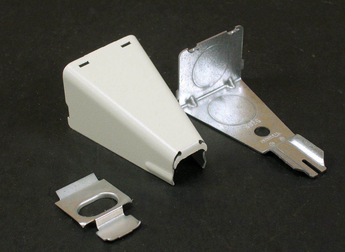 15-V5785   STEEL CONNECTOR &amp; CLIP IVORY