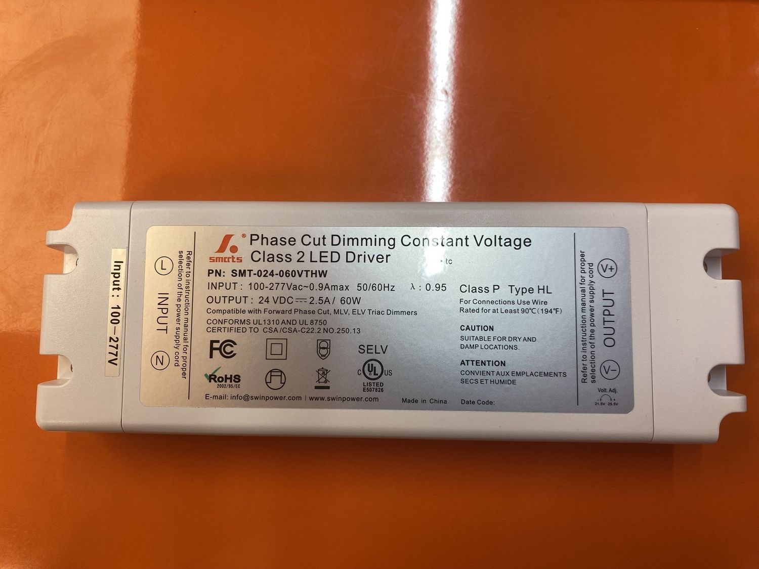 SMT-024-060VTHW 277VAC 60W Triac dimmable constant voltage LED driver TRIAC dimmable led driver Waterproof rate:plastic ip20 Output: 24VDC @2.5A 60w