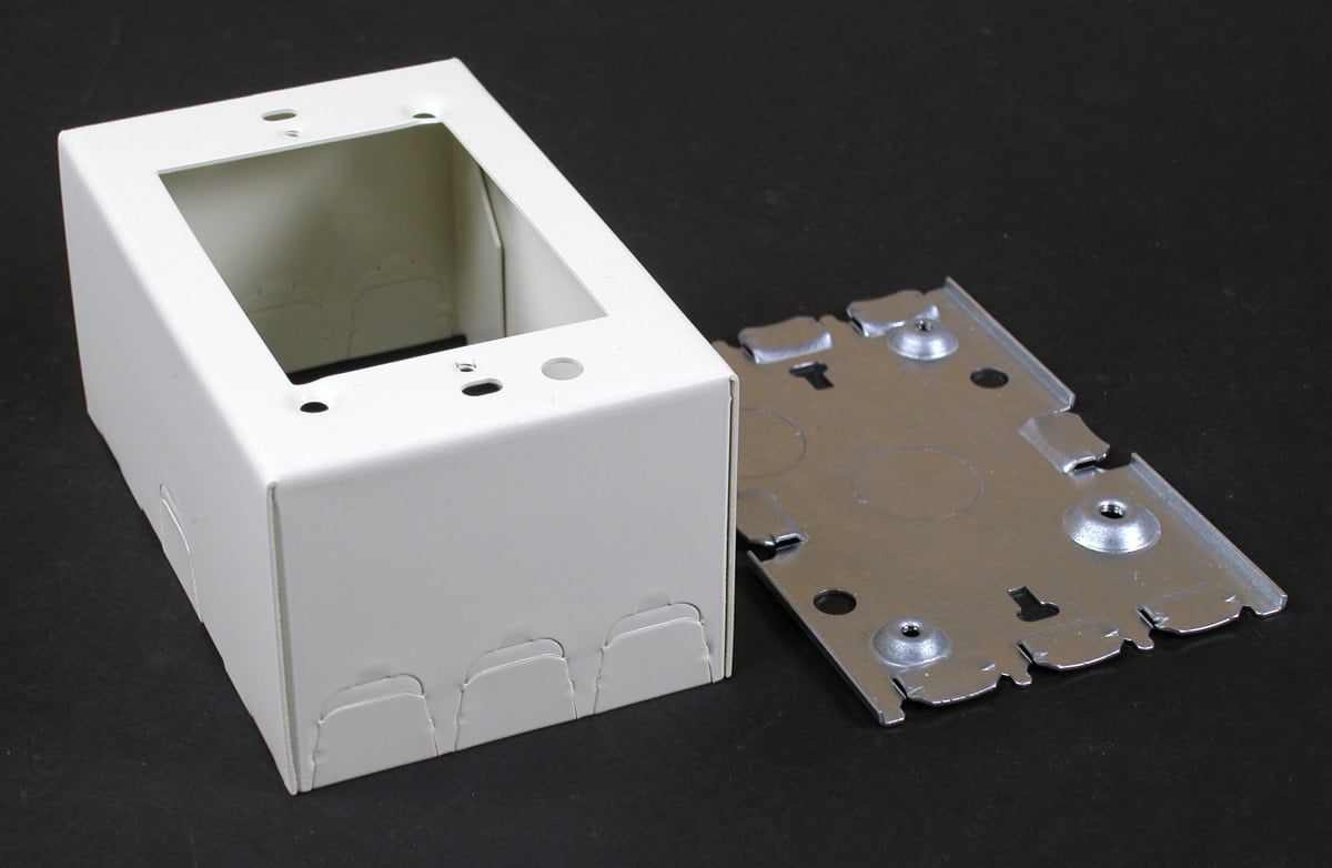 V5747 Wiremold 500/700 Series Single-Gang Shallow Switch and Receptacle Box Fitting, Ivory