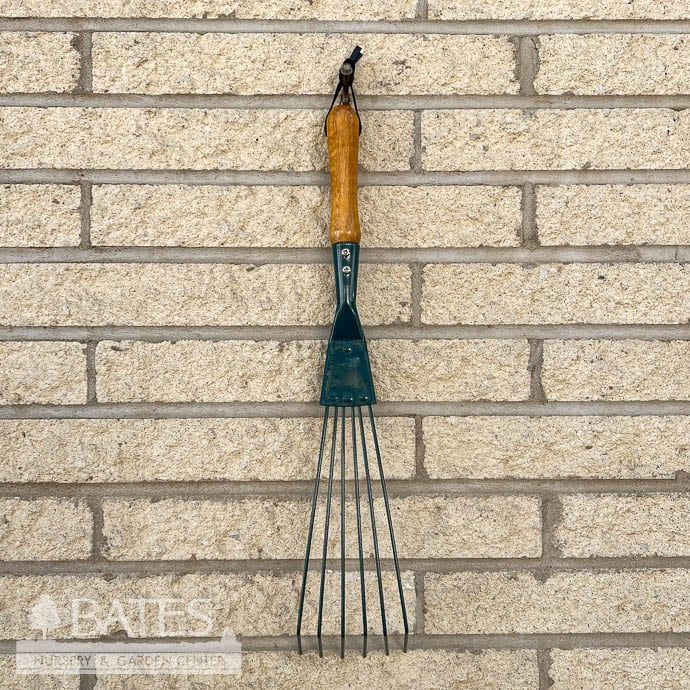 Hand Rake Green/Blk w/Wood Handle