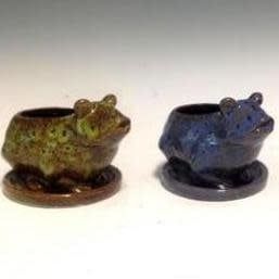 Pot Glazed Frog w/att Saucer 5x5 Asst