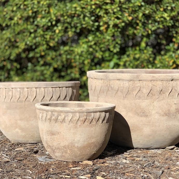 Pot/Bowl Folia w/Leaf Rim Med 17x11 Antq or Wash Terracotta
