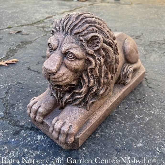 Statuary Small Laydown Lion 10x16