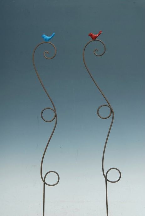 Garden Stake Bird w/Curled Stake Asst Metal 43H