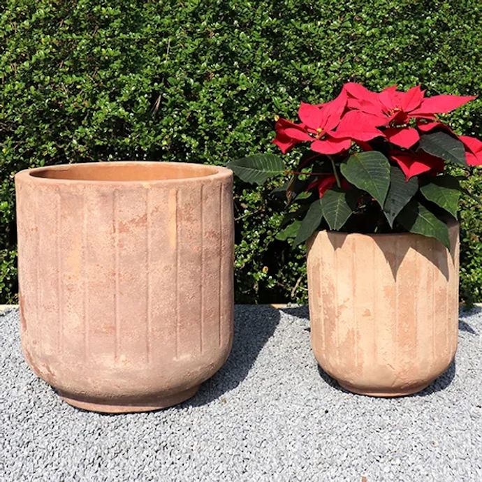 Pot Aukland Shallow Groove Urn Lrg 13.75x14.75 Antq or Wash Terracotta