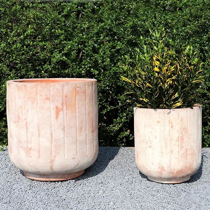Pot Aukland Shallow Groove Urn Lrg 13.75x14.75 Antq or Wash Terracotta