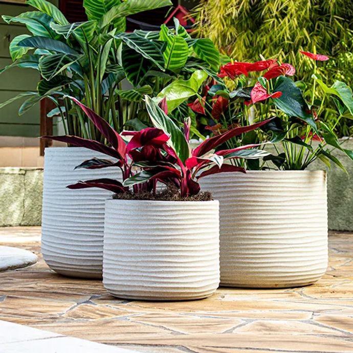 Pot Lagoon Rd Bottom Cylinder w/Multi Lines Sml 13x10.75 Off White Lt Wt Japi