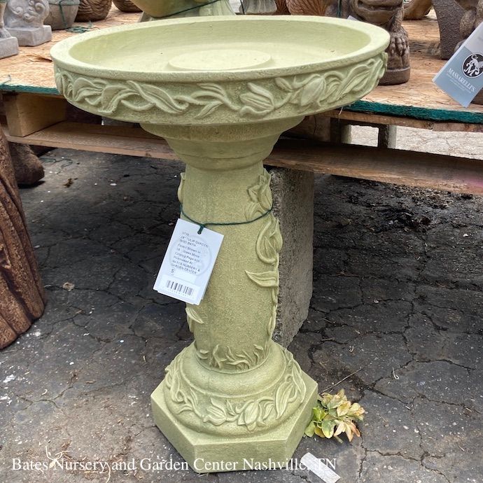 Birdbath Tulip Garden 25x18