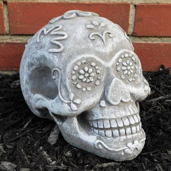 Statuary Sugar Skull 8L