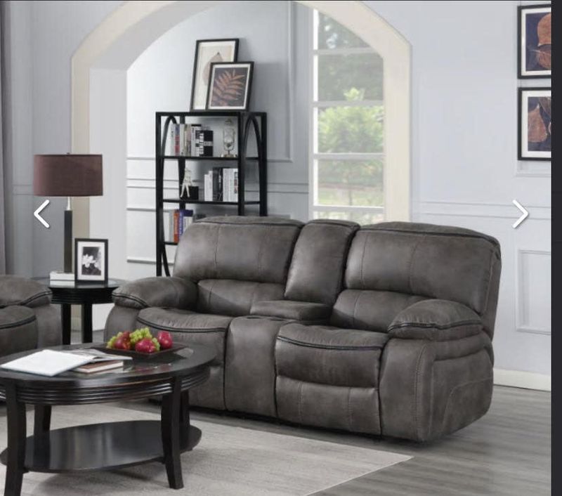 4500 Love Seat (Gray)