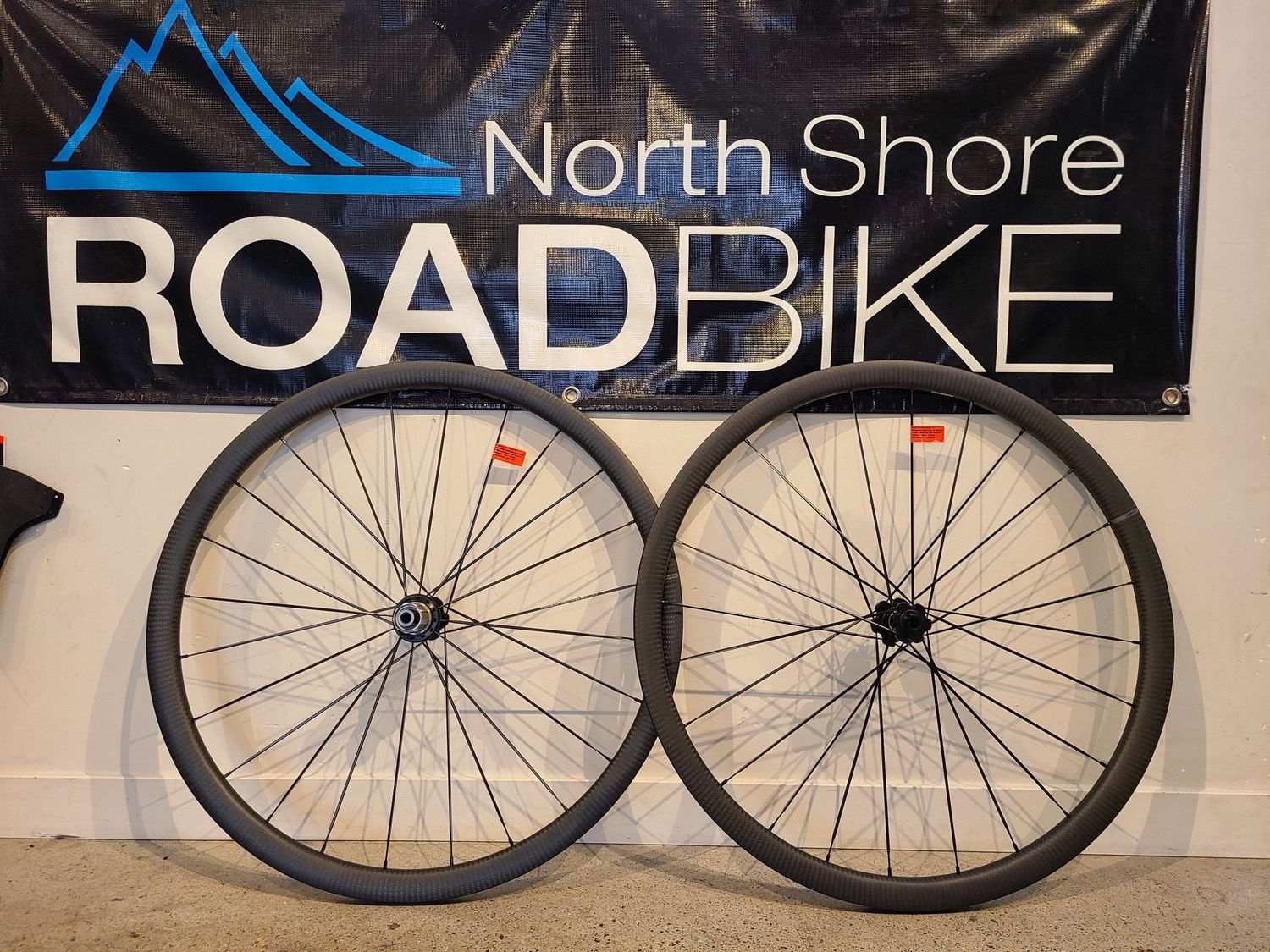 Mavic Ksyrium Pro Carbon SL UST Disc Wheelset - (Shimano HG11, CL, Grey Decals)