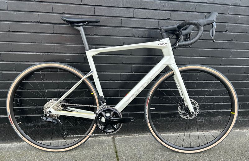 BMC Roadmachine THREE 105 Di2