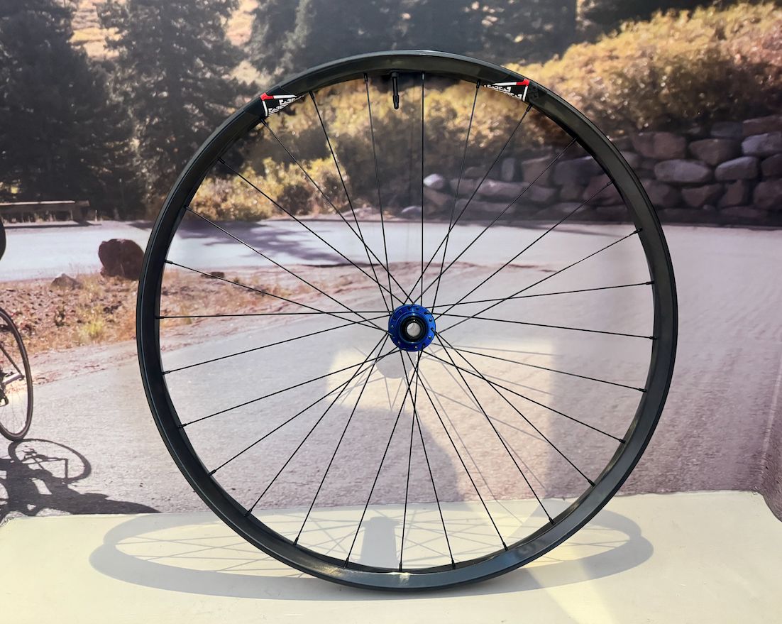 We Are One Convergence Wheels - I9 Hydra Blue MicroSpline CL (Triad 30mm 28H/Triad 30mm 32H Sapim Race)