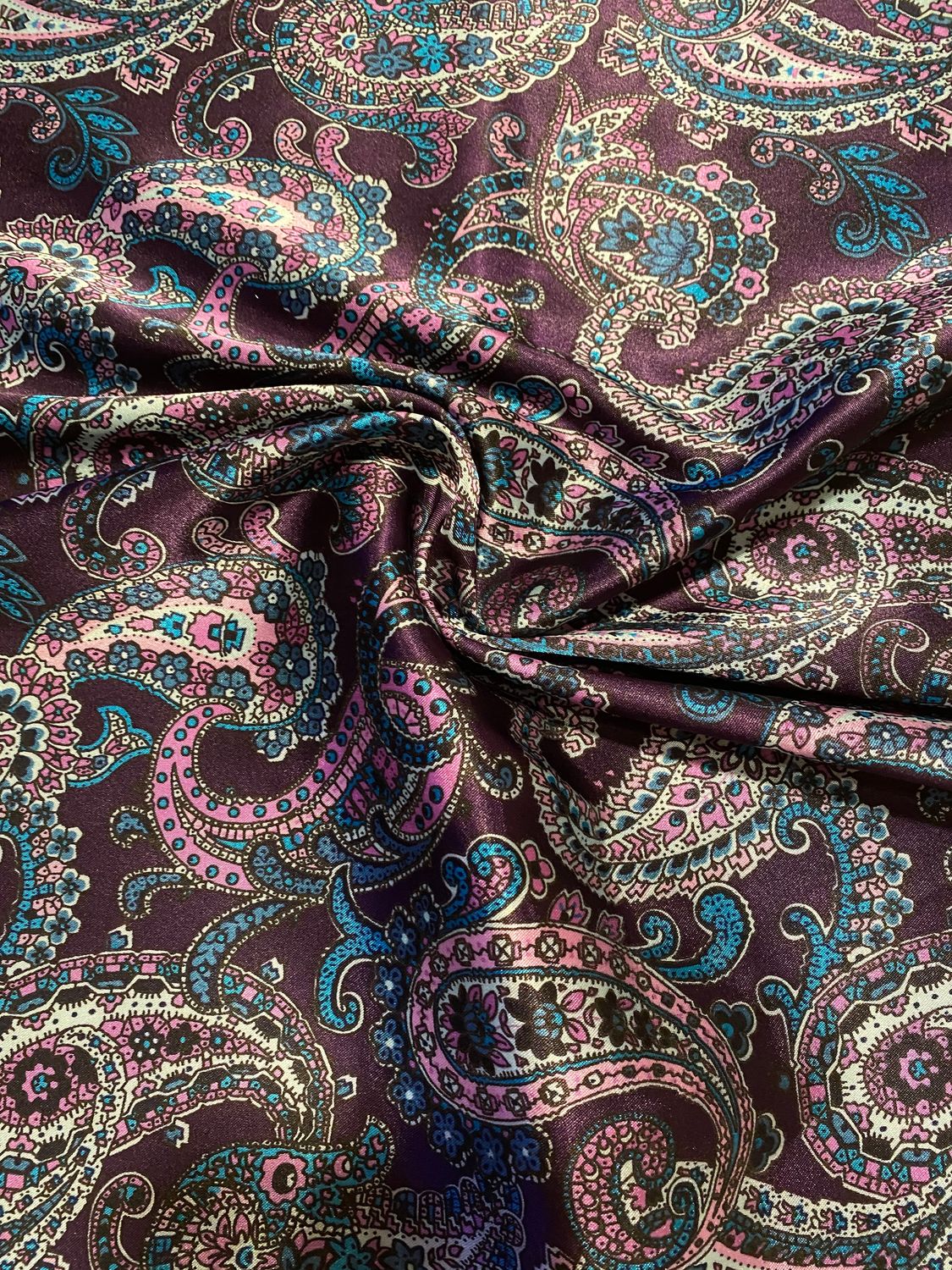 PURPLE PAISLEY WILD RAG, Size: 36x36