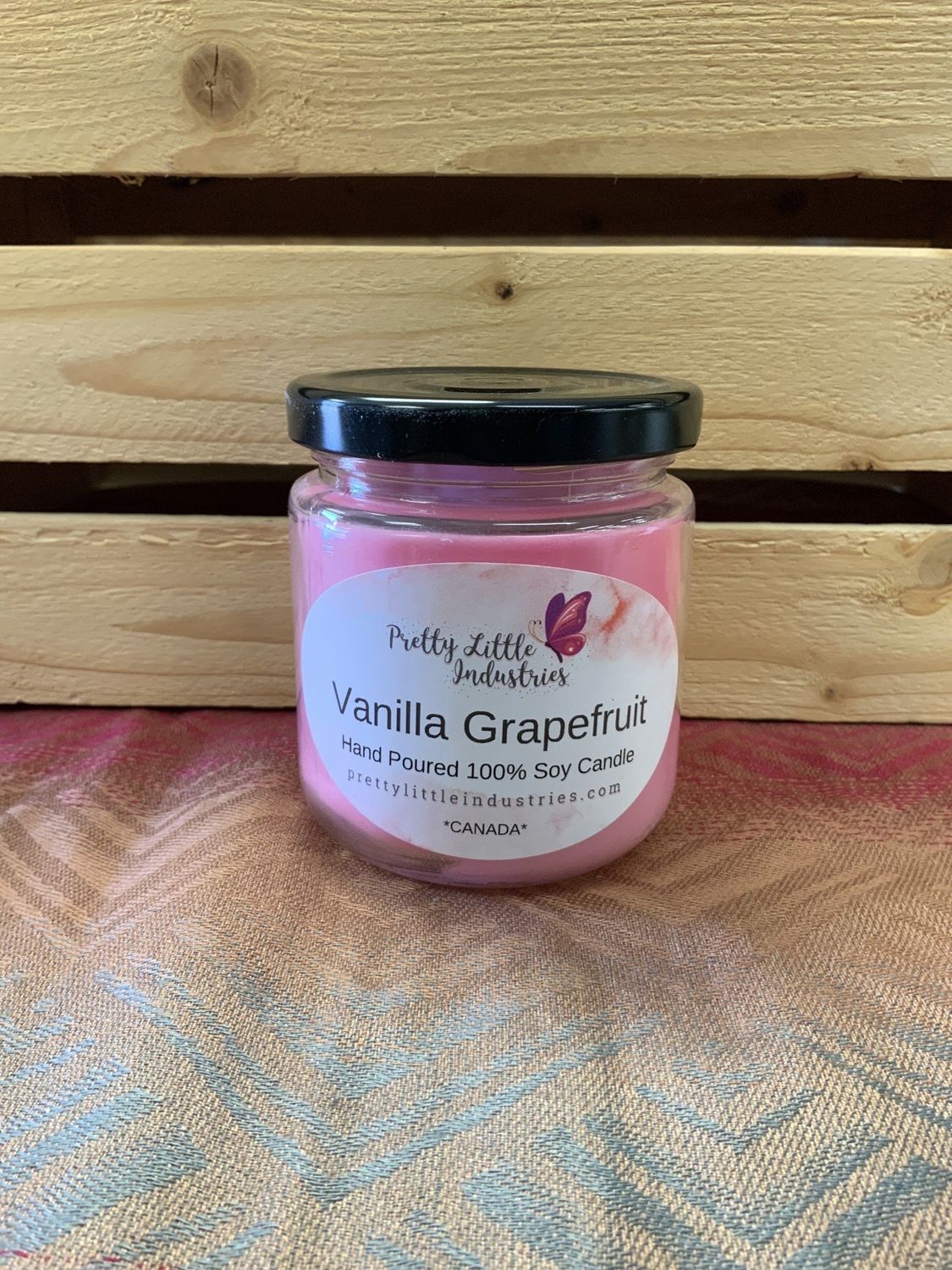 PRETTY VANILLA GRAPEFRUIT CANDLE