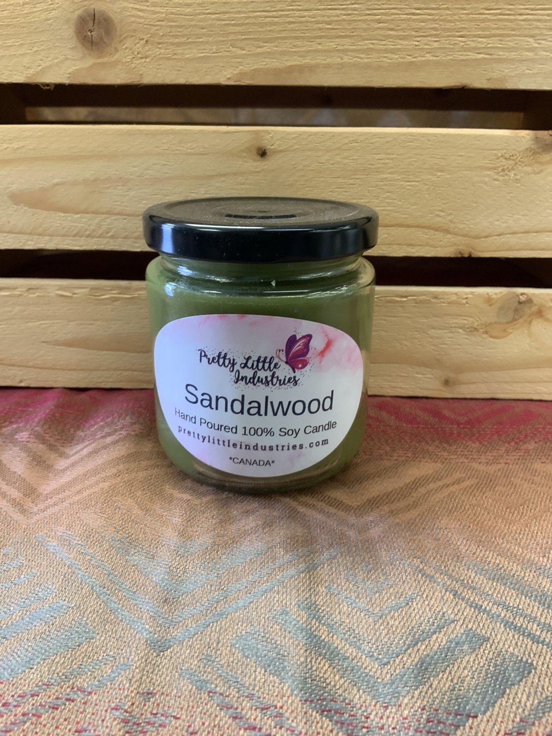 PRETTY SANDALWOOD CANDLE