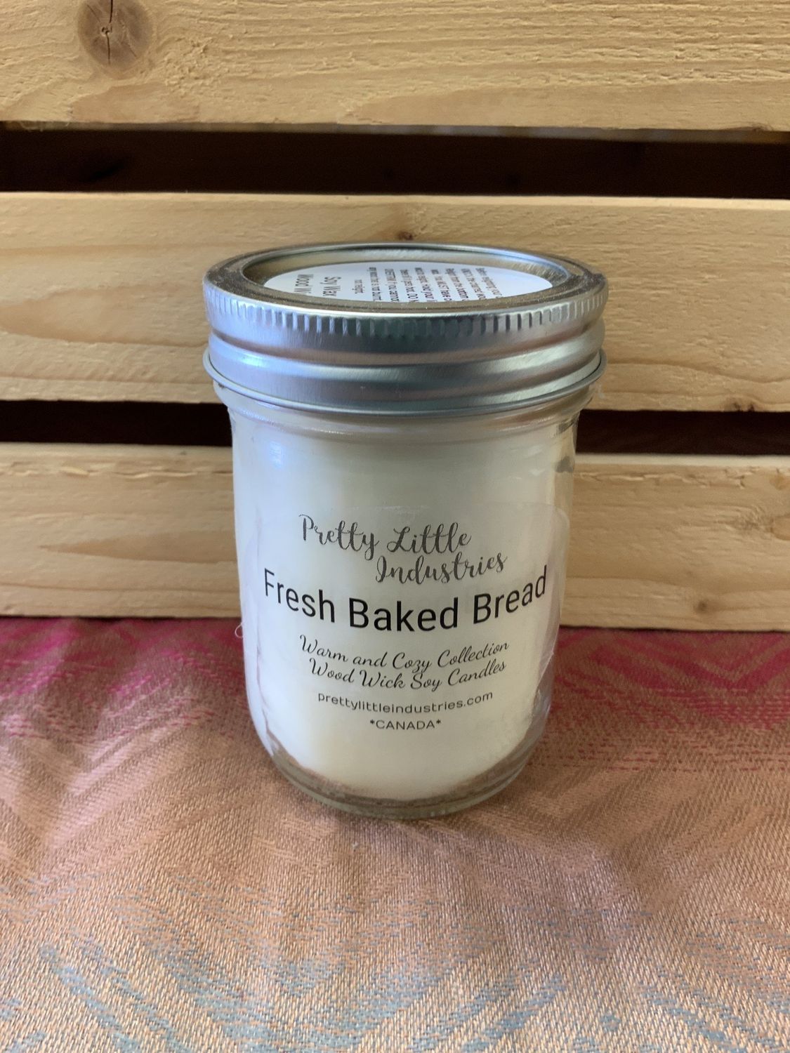 PRETTY FRESH BAKED BREAD WOOD WICK CANDLE
