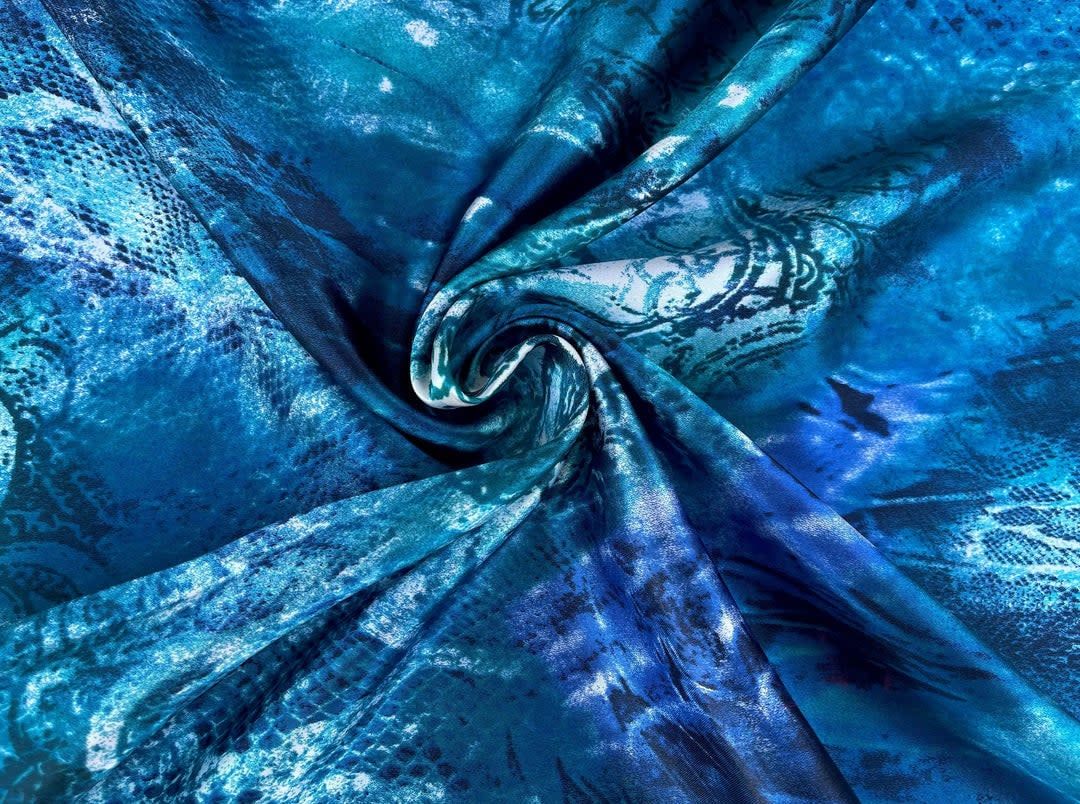 BLUE TURQUOISE SNAKE PRINT WILD RAG 36X36