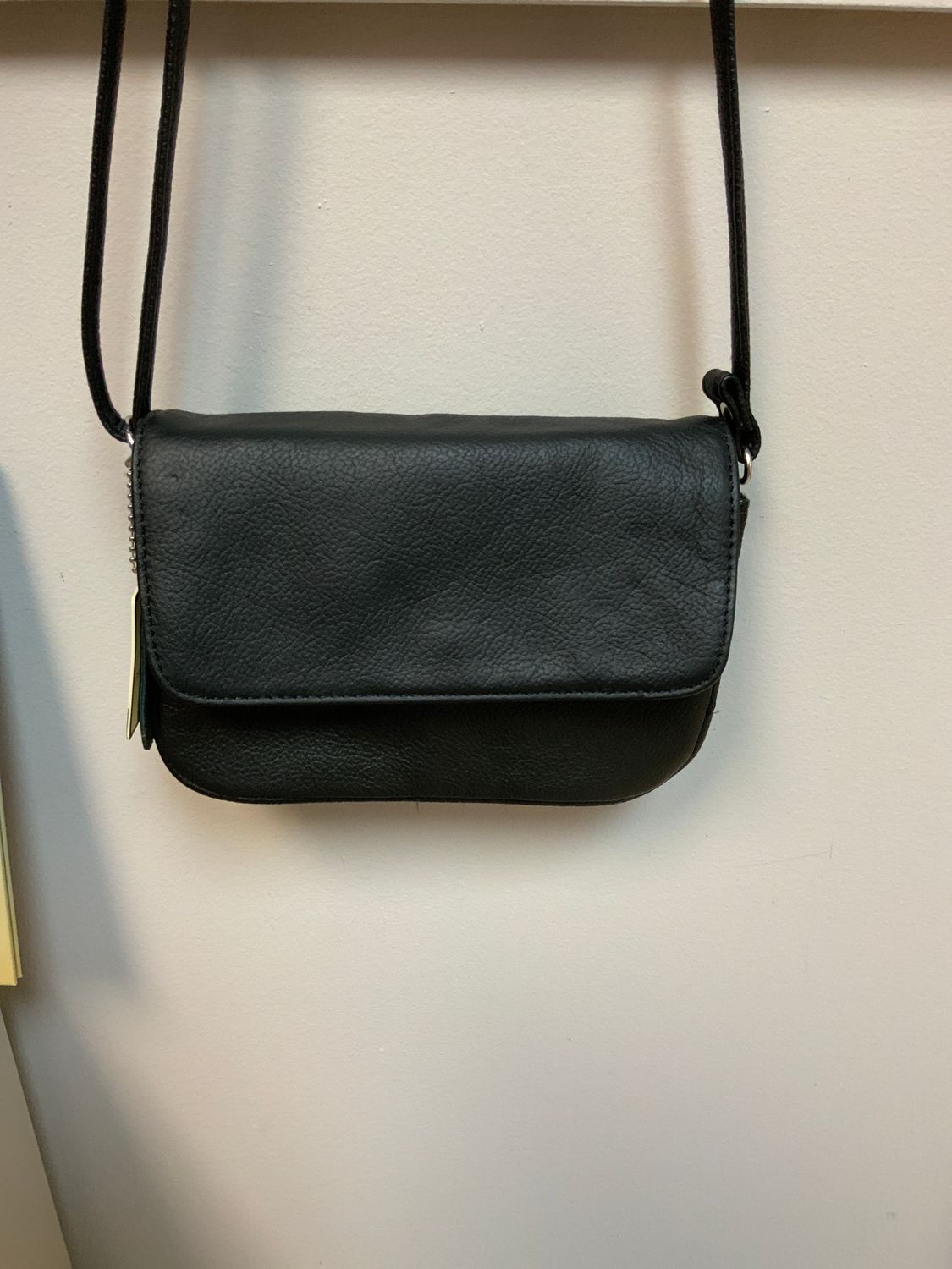 LEATHER PURSE, Color: BLACK