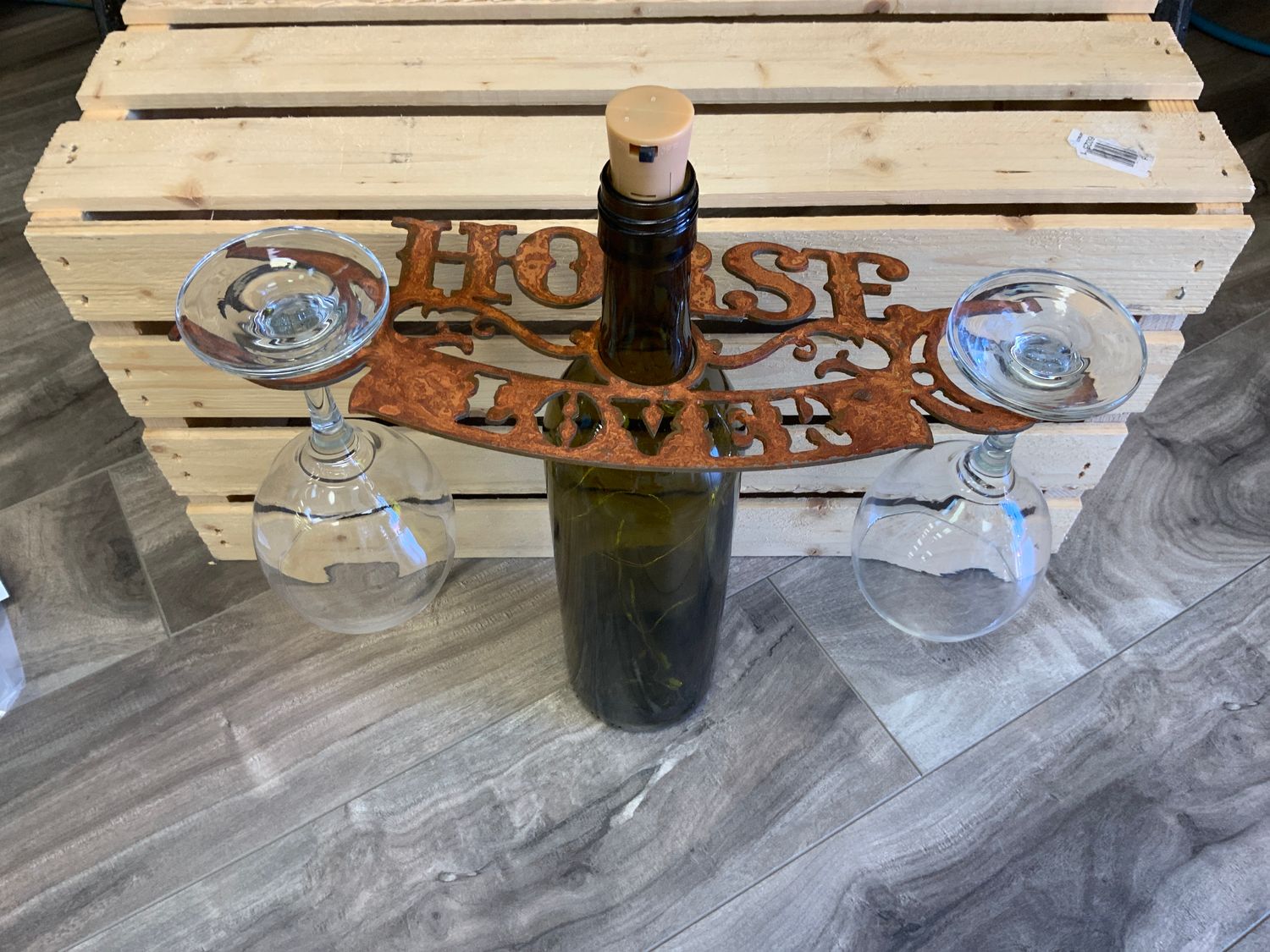 RUSTIC HORSELOVER, Style: WINE HOLDER