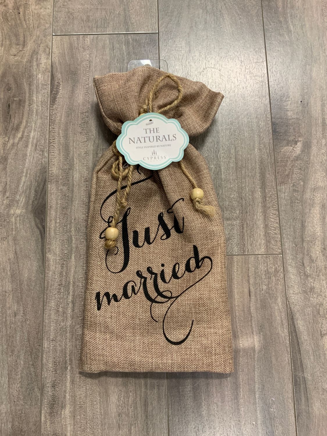 EVERGREEN BURLAP WINE, Style: JUST MARRIED/HAPPY EVER