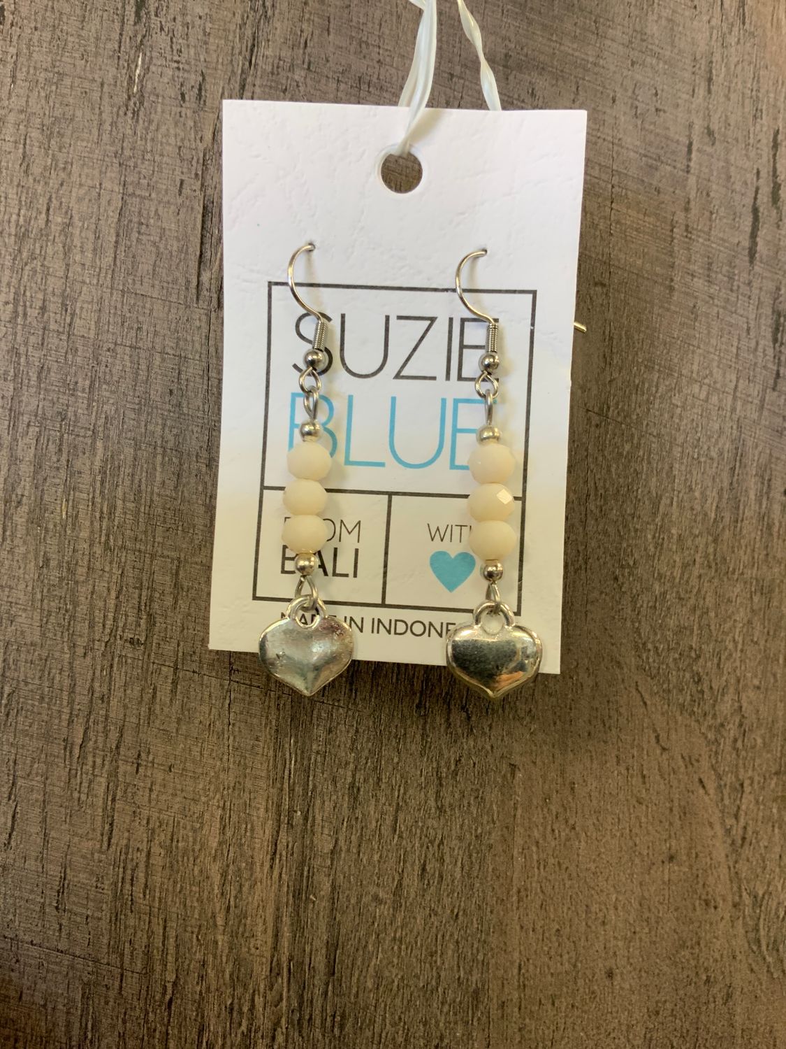 CRYSTAL BEAD HEART CHARM EARRINGS - CREAM, Color: Cream