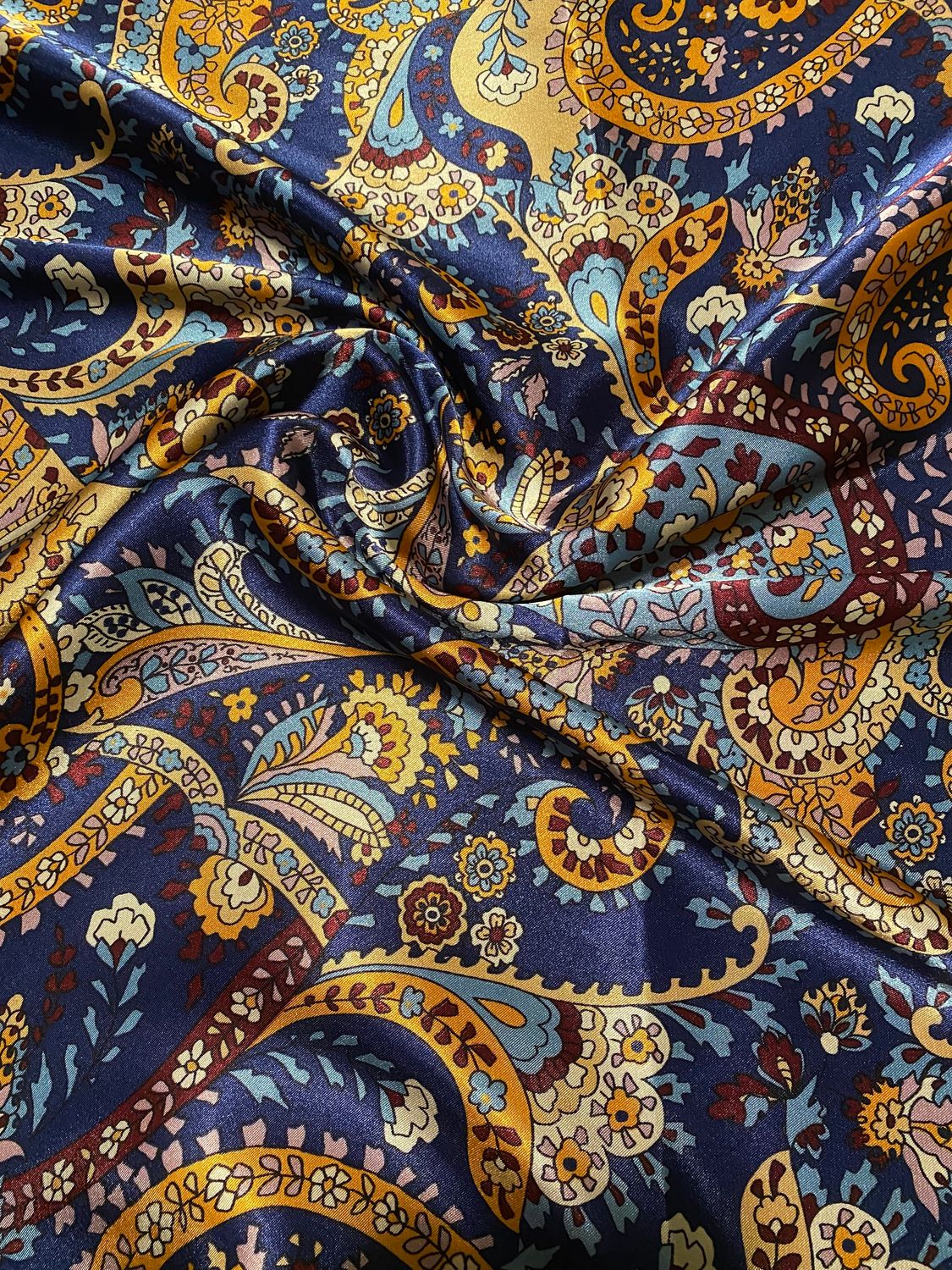BLUE/GOLD PAISLEY WILD RAG, Size: 36x36